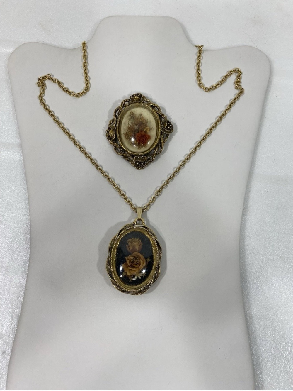 2 Pc Vtg Victorian Revival Dome Pendant Necklace Real Dried Flowers 24" & Brooch